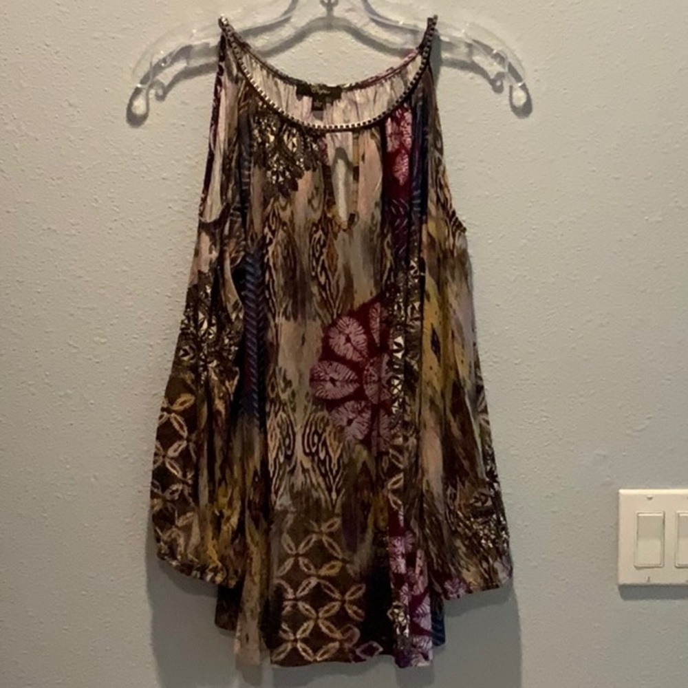 Cold shoulder top